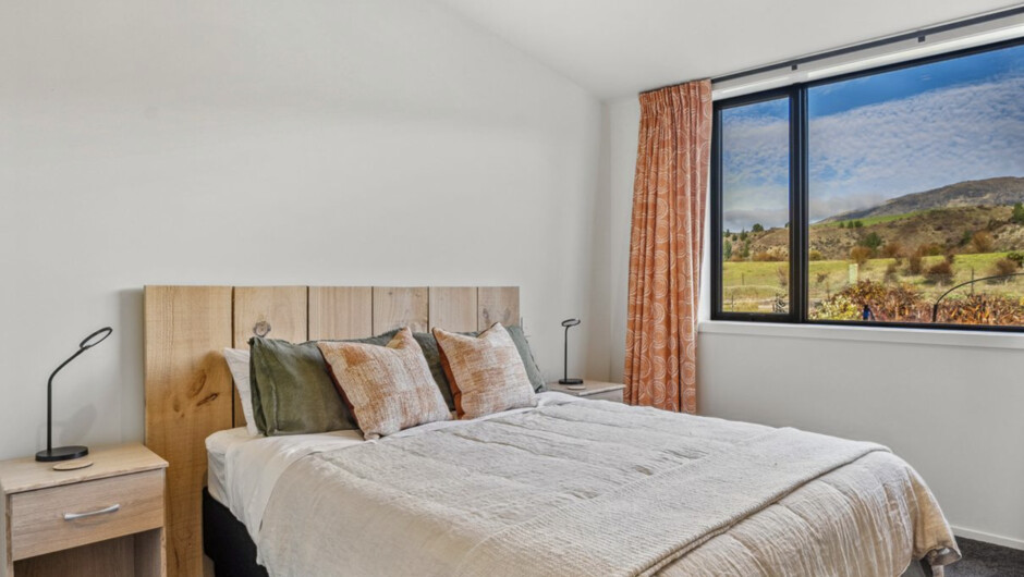 Eight On Jackson - Luggate Holiday Home