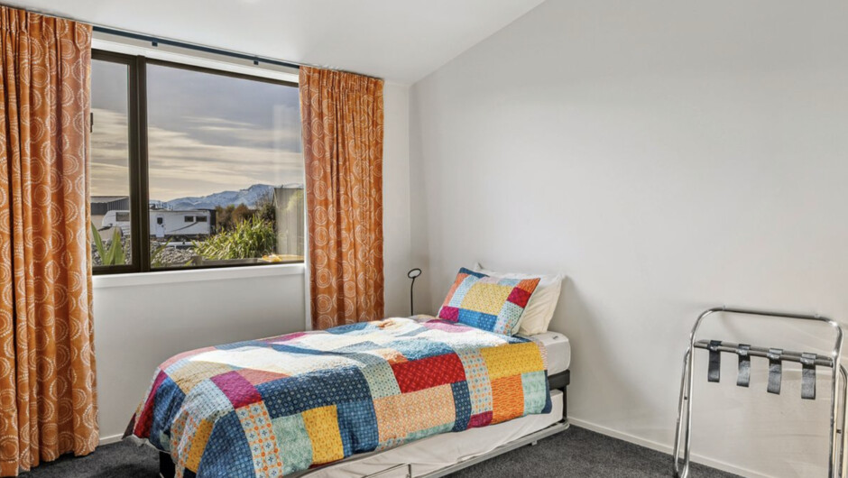 Eight On Jackson - Luggate Holiday Home