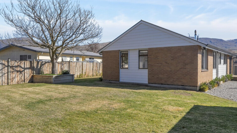 Antimony Retreat - Cromwell Holiday Home