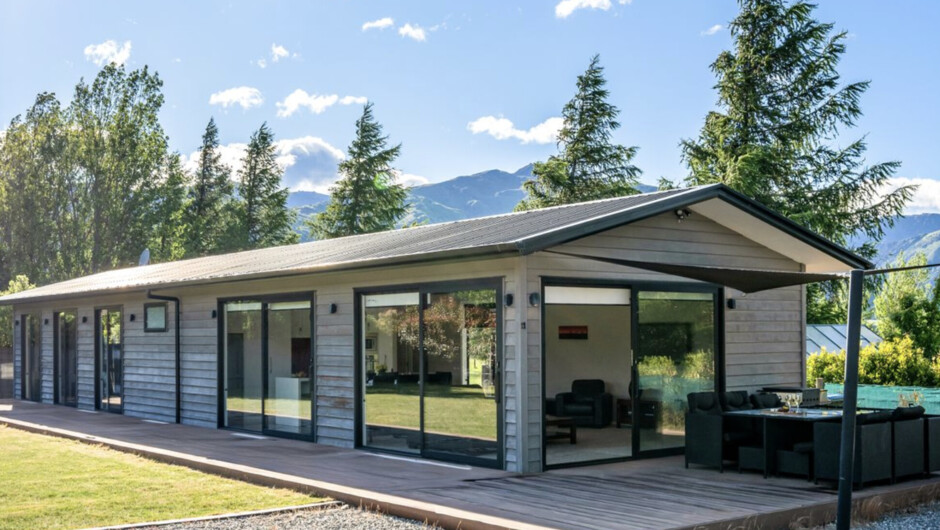 Hāwea Horizon - Lake Hāwea Holiday Home