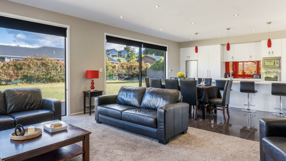 Hāwea Horizon - Lake Hāwea Holiday Home