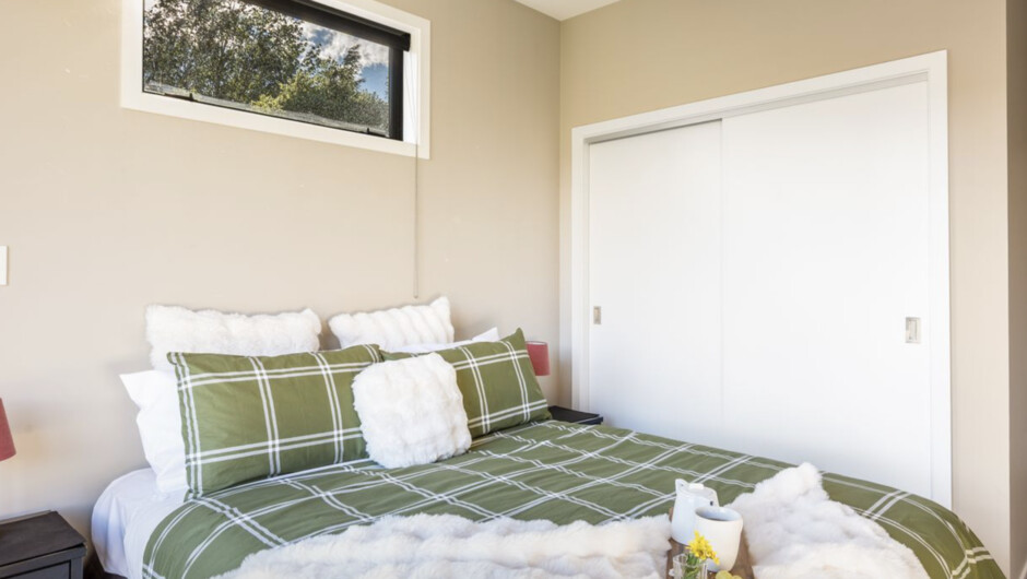 Hāwea Horizon - Lake Hāwea Holiday Home