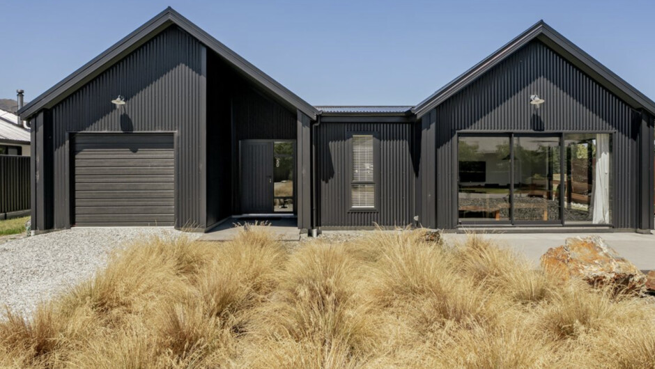 Dancing Tussock Escape - Cromwell Holiday Home
