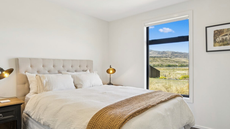 Dancing Tussock Escape - Cromwell Holiday Home