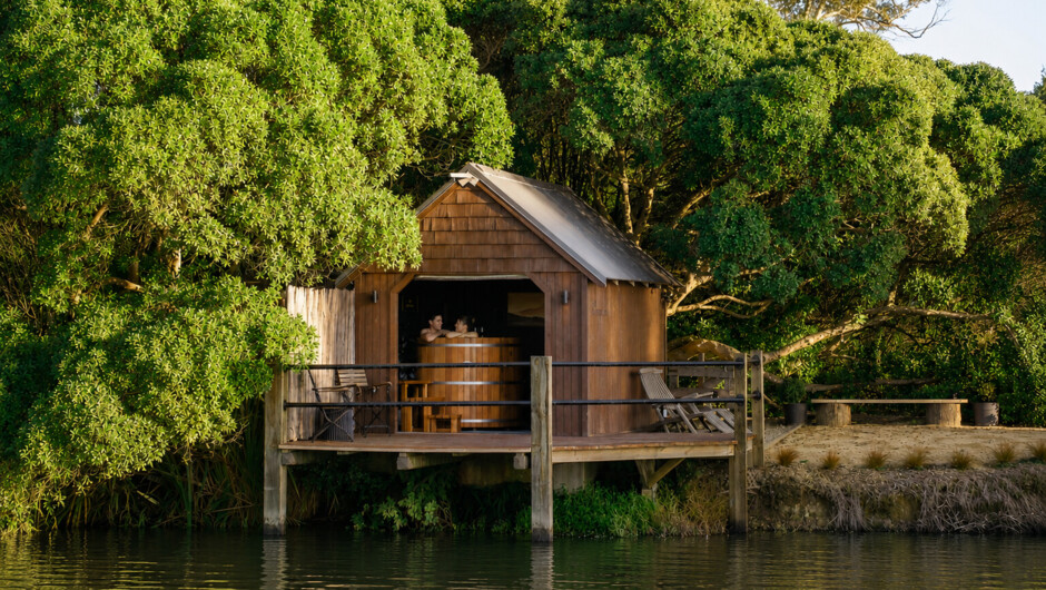 Exterior Image of the Lakehouse Retreat