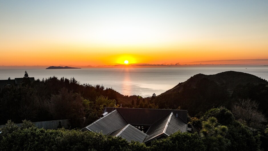 Experience unforgettable sunsets and endless ocean views do to Mount Maunganui | Mauao and beyond.