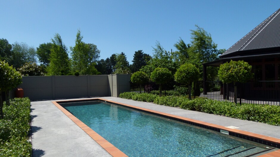 !3M Lap Pool