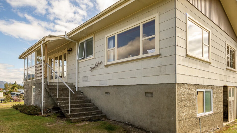 Grand View - Te Anau Holiday Home