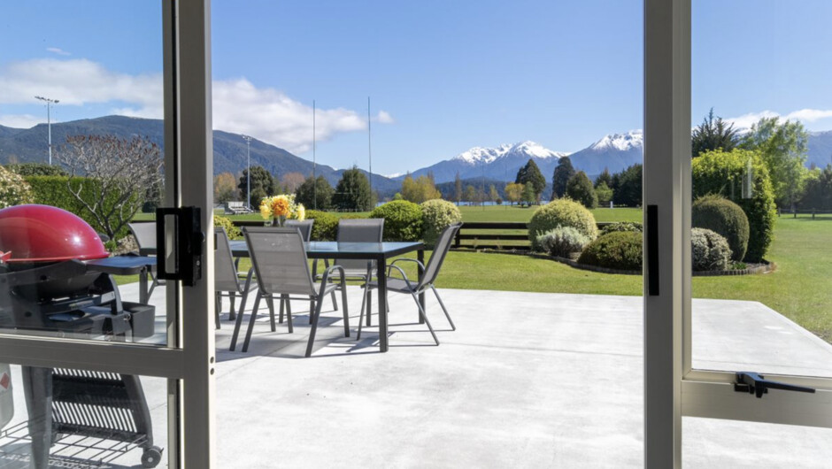 Kepler Retreat - Te Anau Holiday Home