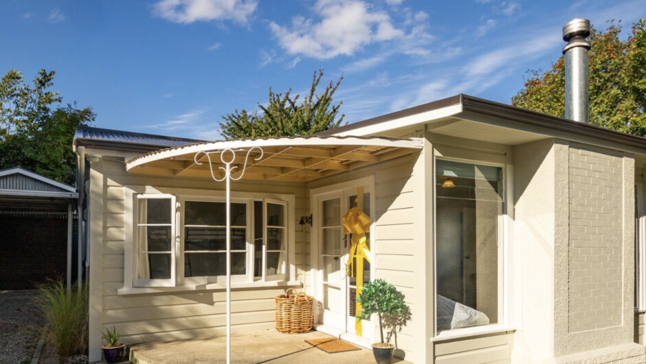 Hop, Skip and Jump to the Lake - Te Anau House