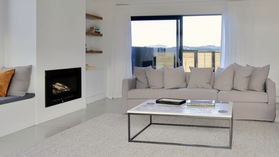 Lake House - Te Anau Holiday Home