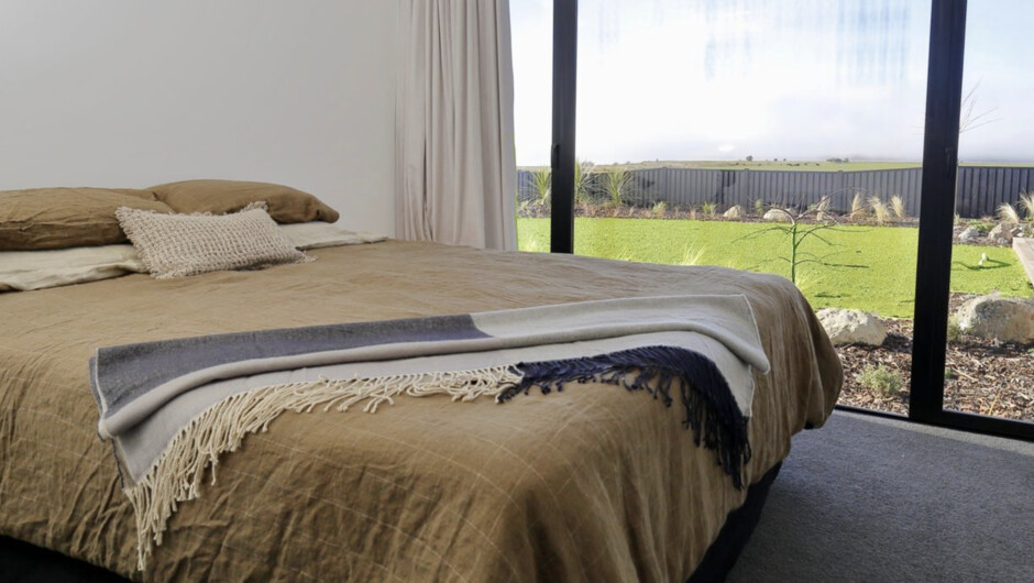 Lake House - Te Anau Holiday Home