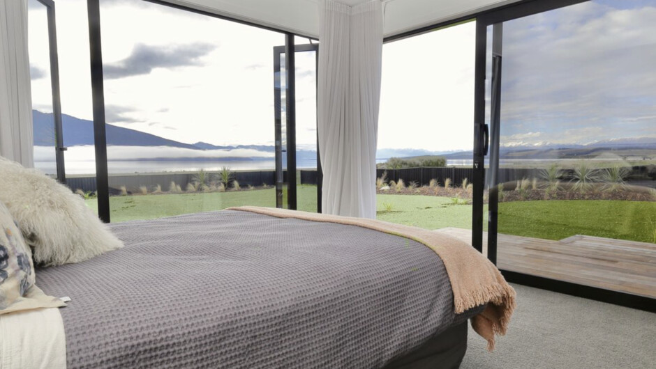 Lake House - Te Anau Holiday Home