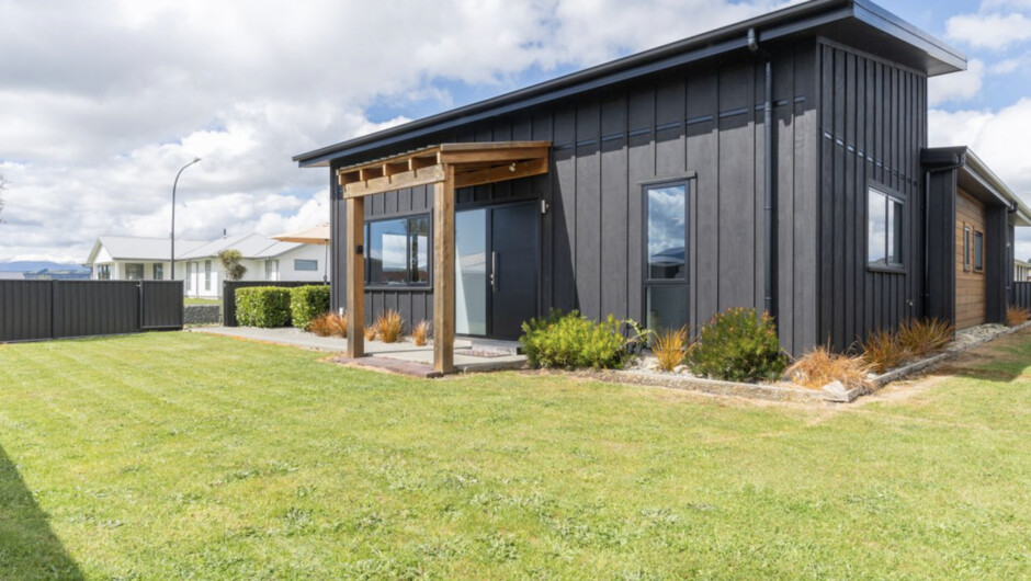 Pounamu Paradise - Te Anau Holiday Home