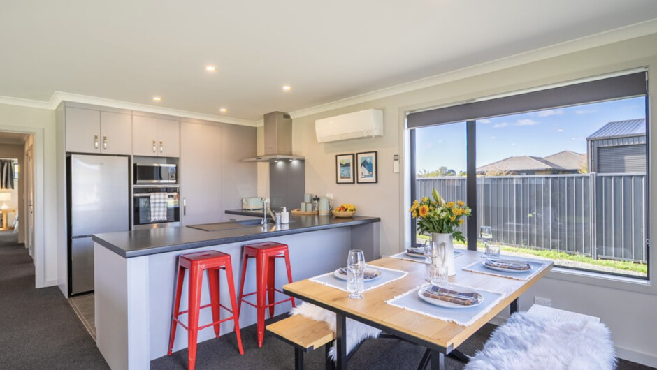 Mountainview Escape - Te Anau Holiday House