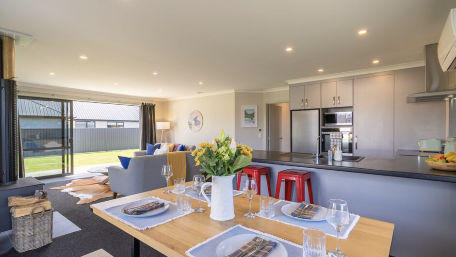 Mountainview Escape - Te Anau Holiday House
