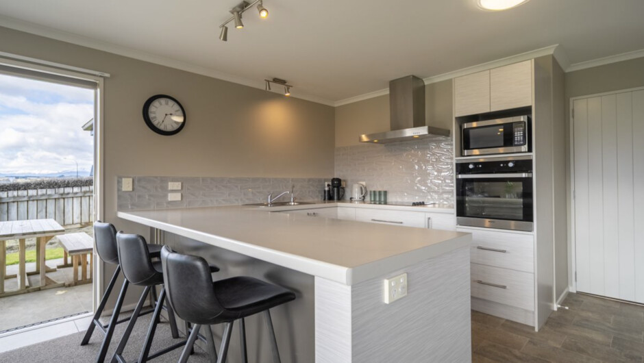 Fiordland Vista Lodge - Te Anau Holiday Home
