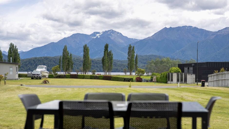 Breaksea Basecamp - Te Anau Holiday Home