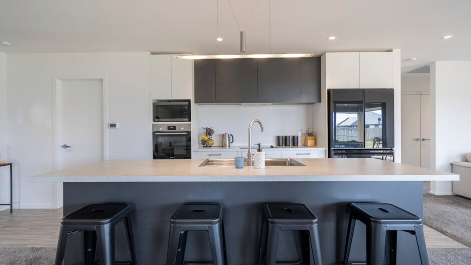 Breaksea Basecamp - Te Anau Holiday Home