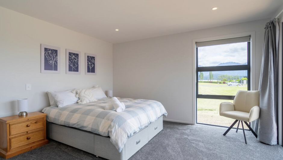 Breaksea Basecamp - Te Anau Holiday Home