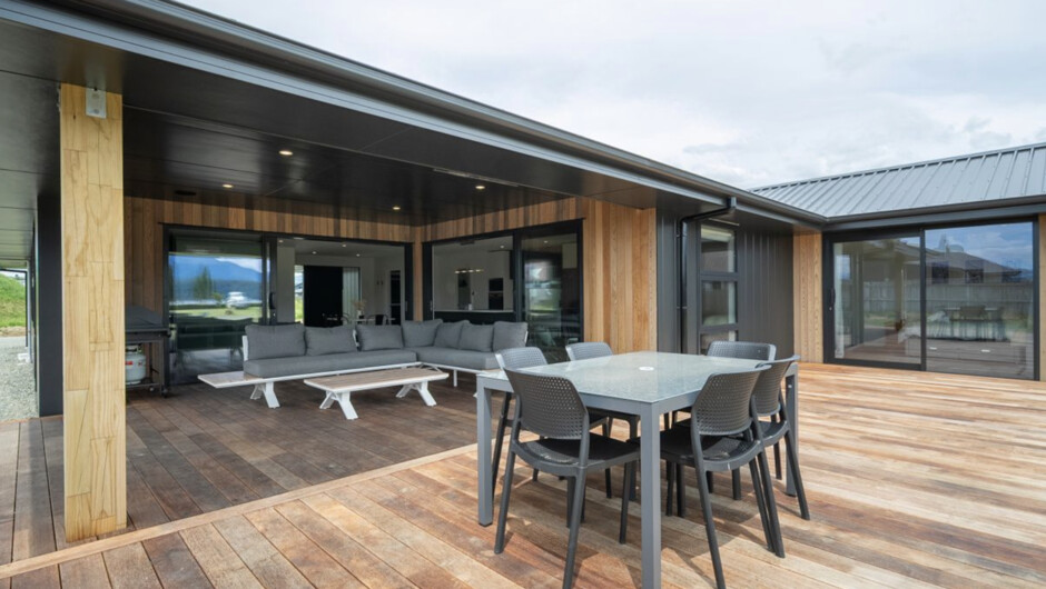 Breaksea Basecamp - Te Anau Holiday Home