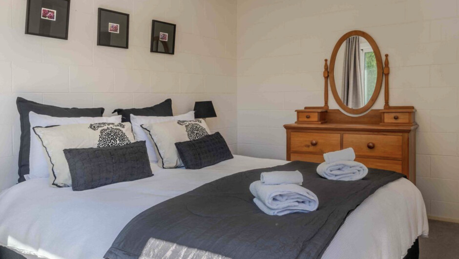Cliffside - Akaroa Holiday Home