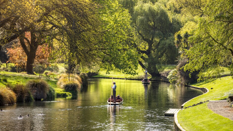 Christchurch city and the Avon River in the heart of the Garden City