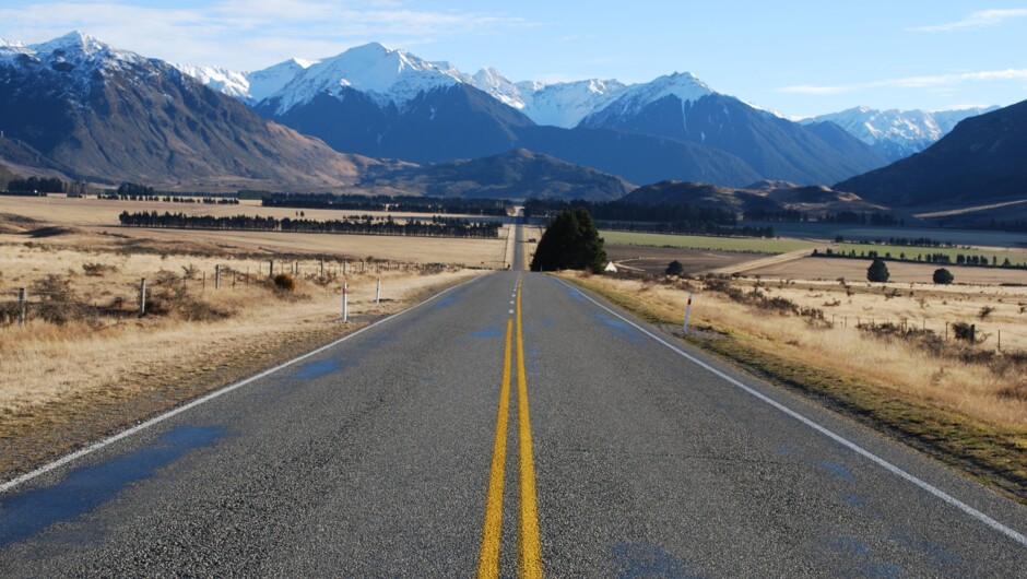 The alpine road through Arthur's Pass near Lake Grasmere