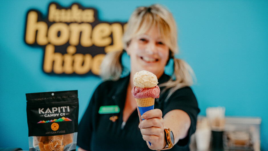 Enjoy a delicious honey ice cream.