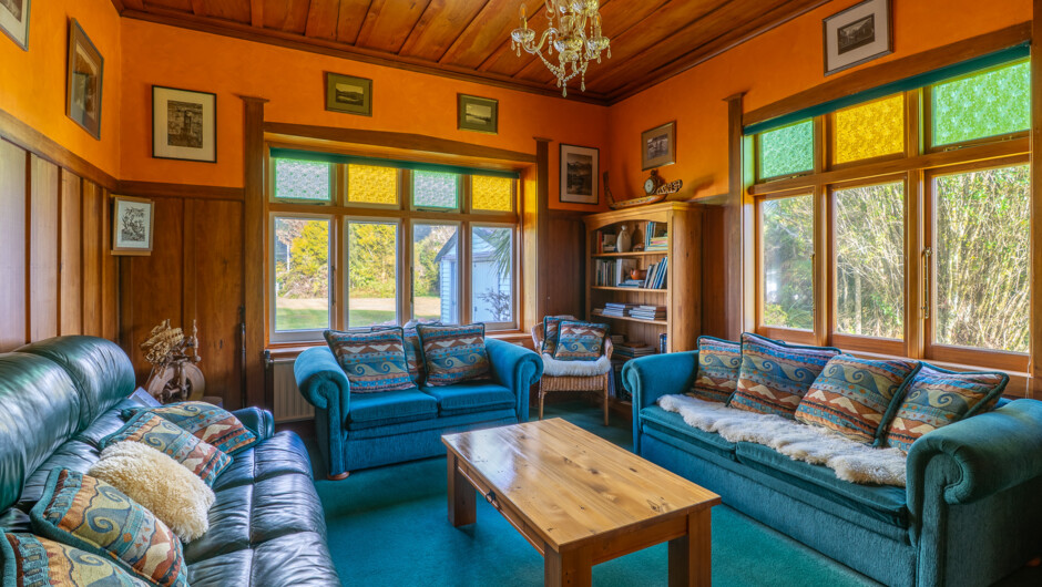 Holly Homestead cosy guest lounge. Great place for a chat with other guests and/or enjoy refreshments on arrival