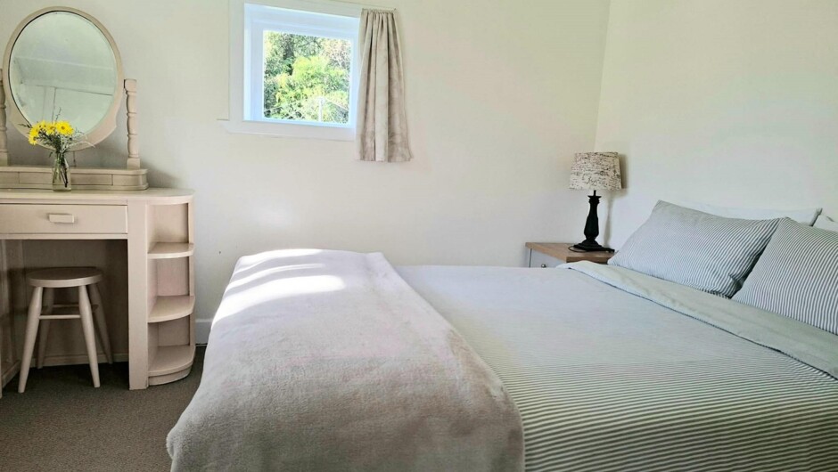 Cottage Queen bedroom