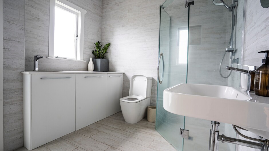 One Fyfe Bathroom