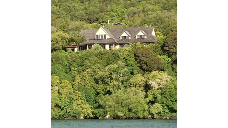 Okuta Bay Retreat - overlooking Okuta Bay (Mine Bay)