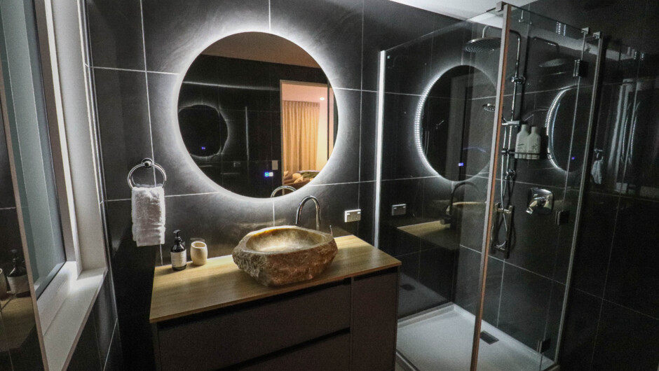 Ensuite bathroom with rainhead shower