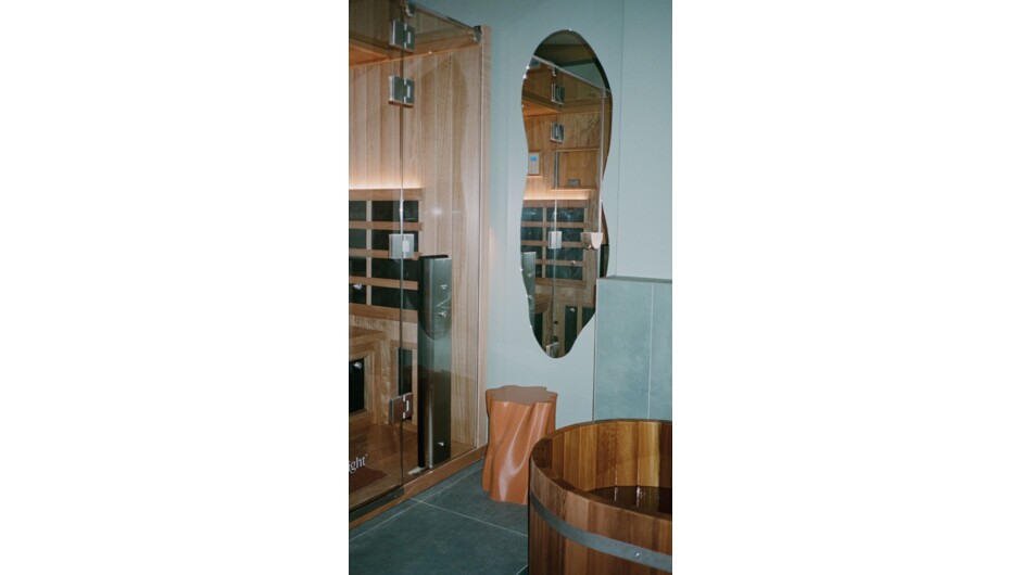Sauna &amp; Ice Bath Room