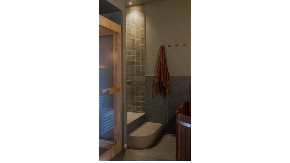 Private Traditional Sauna &amp; Ice Bath