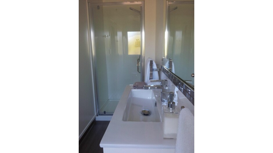 2 Bedroom 2 Bathroom, 3 Bedroom 3 Bathroom Suite &amp;
6 Bedroom 6 Bathroom Ensuite House.