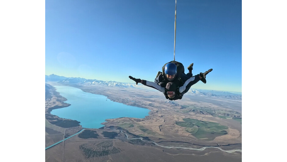 Elevate your New Zealand journey with a 16,500ft tandem skydive alongside Skydive Mount Cook. Plummet through 65 seconds of freefall directly above Aoraki / Mount Cook National Park and the turquoise expanse of Lake Pukaki.