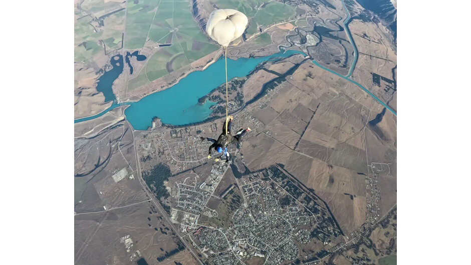 Stand eye-level with Aoraki / Mount Cook from 5,000 meters in the air. A 16,500ft tandem skydive with Skydive Mount Cook unveils 360-degree views of the Tasman Glacier and South Island's mountainous spine.