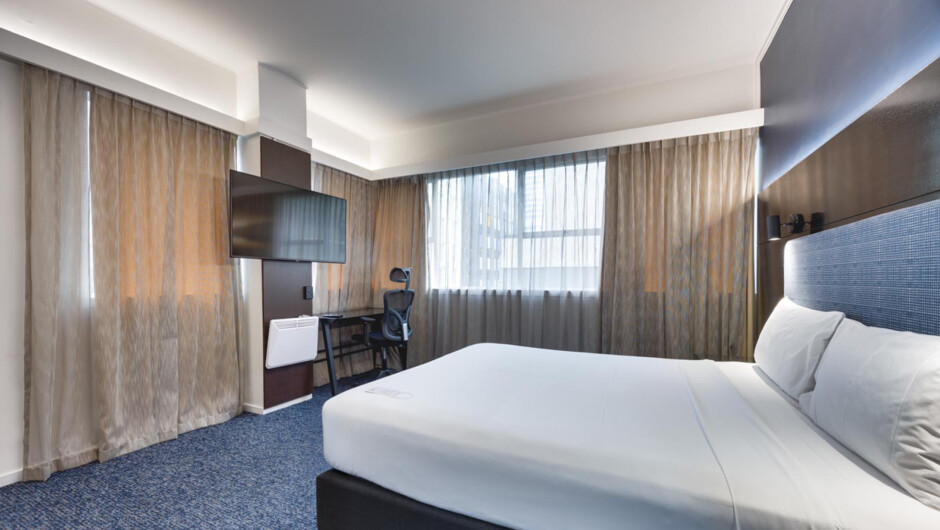 Standard Queen Room