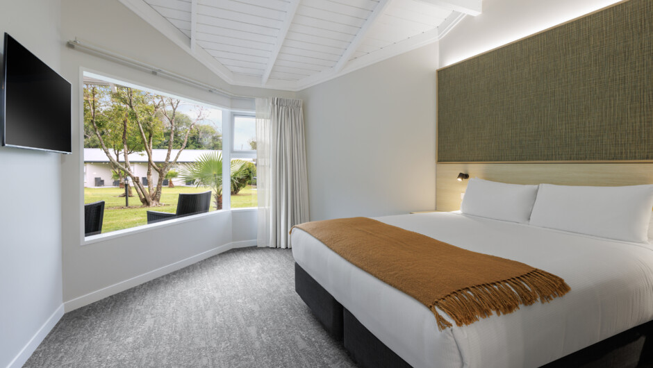 Suite with Garden View - King