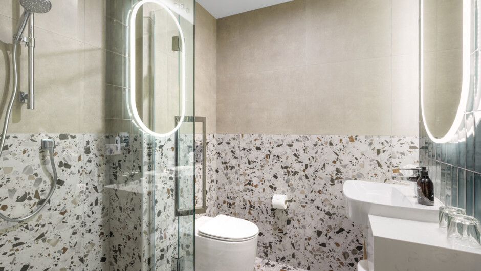 Superior Harbourview - Bathroom