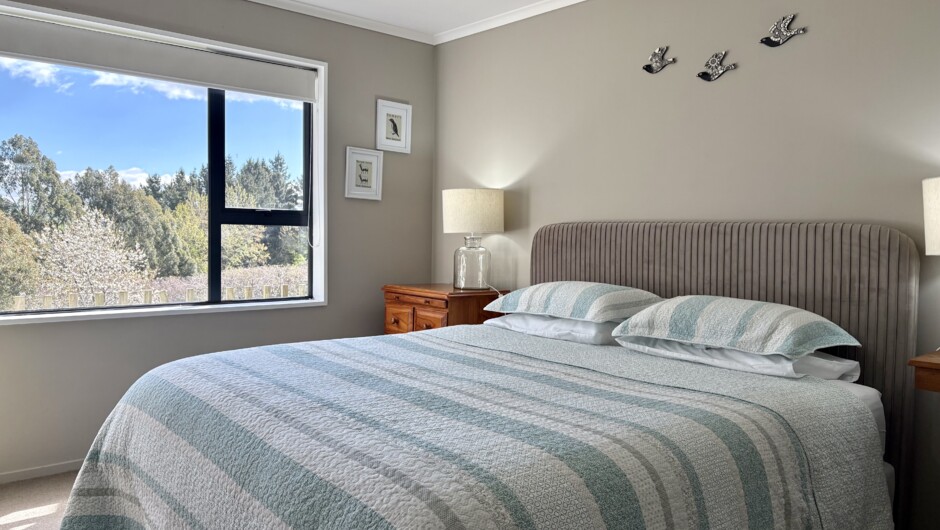 Ardgowan Room with king size bed in our hosted B&amp;B accommodation.