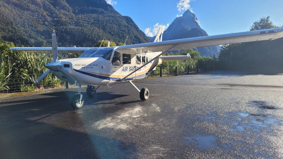 Air Safaris Charter flight at Mildford Sound