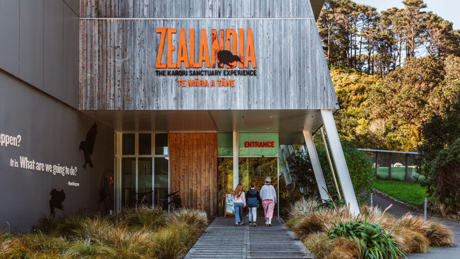 Located just 10 minutes from the Wellington CBD, the adventure begins as soon as you head into the Zealandia visitor centre.