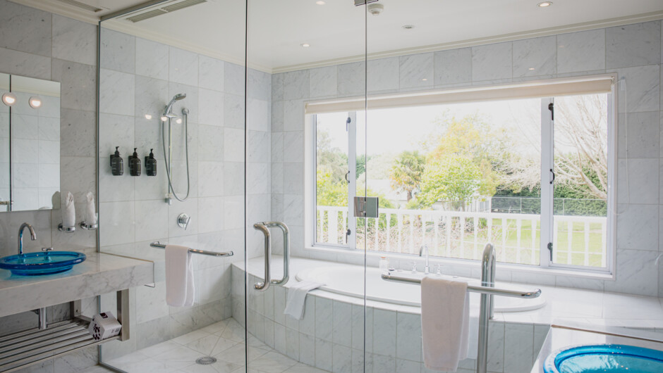 Mangapapa Suite Bathroom