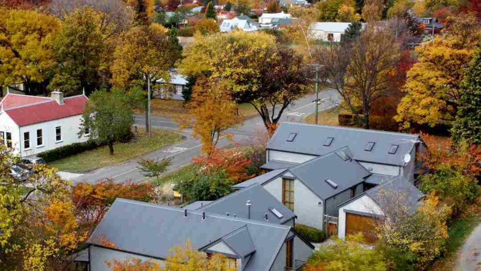 Small luxury Queenstown B&B nestled in the historic precinct. Authentic, relaxing & sophisticated.
