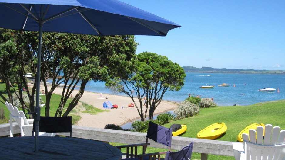 ビーチを一望できる宿