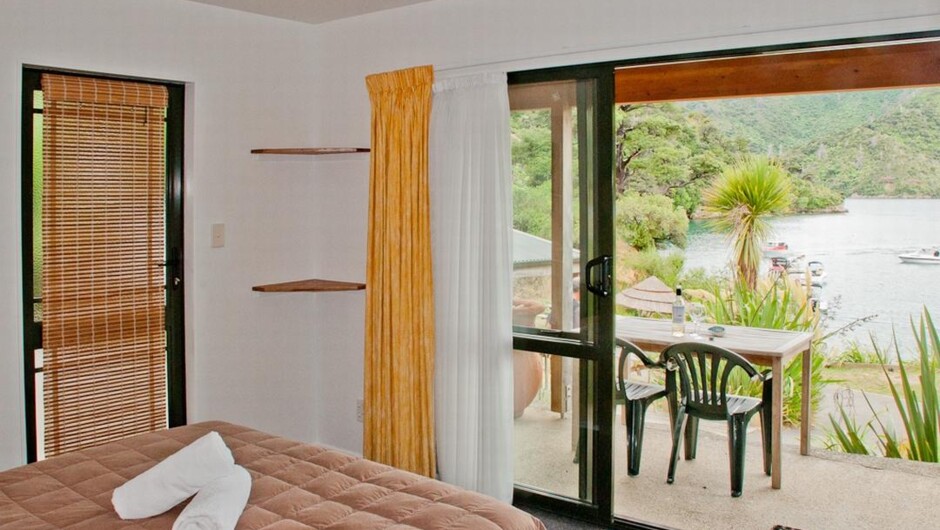 洛克马拉旅舍铃鸟小屋，适合爱侣入住，是探索周边美景的理想基地