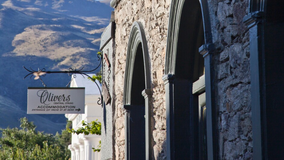 Olivers Lodge frontage